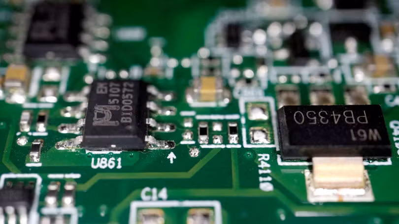 Chip bán dẫn được chụp vào ngày 17/2/2023. Ảnh: Reuters.