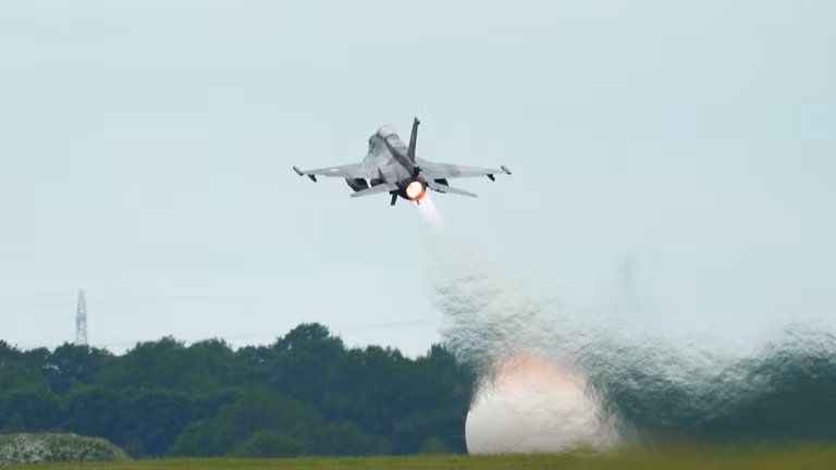Công ty Nga công bố mức thưởng lớn với mỗi chiếc F-16 bị tiêu diệt ở Ukraine (Ảnh: Getty)