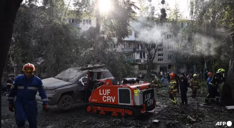 Nga dội lửa xuống thủ đô Ukraine 440 UAV, 32 tên lửa, 27 điểm trúng đạn 2.png