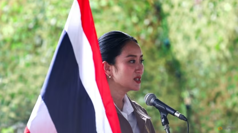 Thủ tướng Thái Lan Paetongtarn Shinawatra phát biểu với các viên chức hành chính tại Trung đoàn bộ binh số 12, Tiểu đoàn bộ binh số 3 tại một thị trấn biên giới Thái Lan-Campuchia ngày 26/6. Ảnh: Reuters.