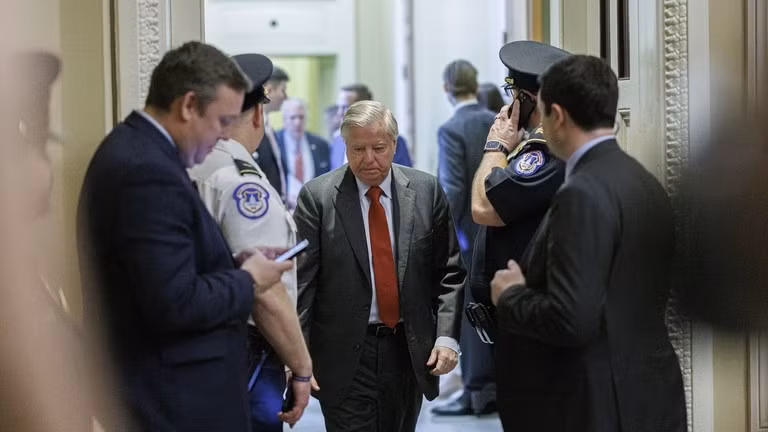 Thượng nghị sĩ Mỹ Lindsay Graham, người đề xuất dự luật trừng phạt Nga. Ảnh: CNP.