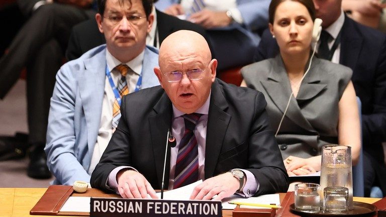 Đại diện thường trực của Nga tại Liên hợp quốc Vassily Nebenzia tại cuộc họp khẩn cấp của Hội đồng Bảo an Liên Hợp Quốc ngày 13/6. Ảnh: Getty.