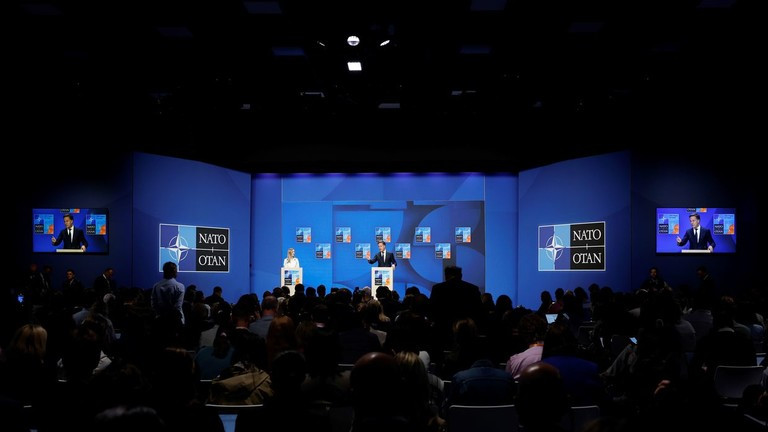 Tổng thư ký NATO Mark Rutte tổ chức họp báo bế mạc ngày cuối cùng của hội nghị thượng đỉnh khối. Ảnh: Getty.