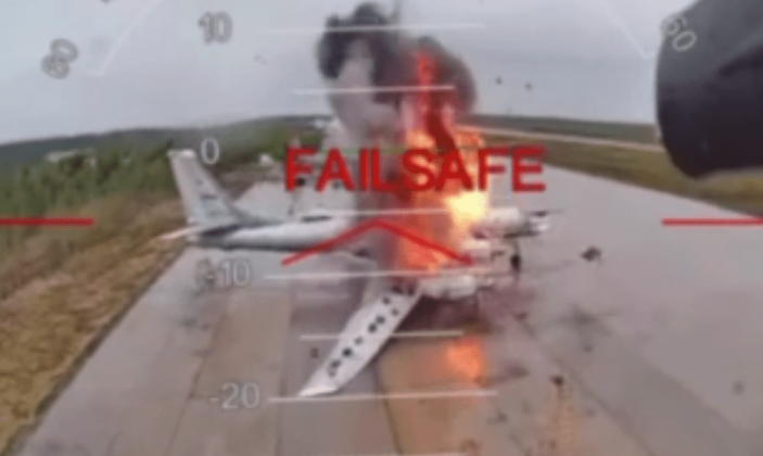 Căn cứ Tu-160 của Nga bị tập kích Ukraine đánh phủ đầu trước đợt không kích lớn 2.png