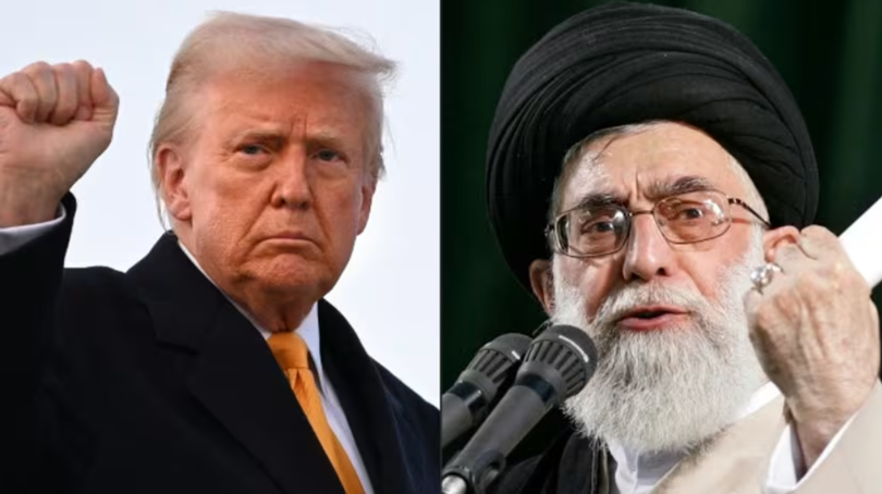 Tổng thống Mỹ Donald Trump giơ nắm đấm khi lên chuyên cơ Không lực Một tại Căn cứ chung Andrews ở Maryland vào ngày 7/3. Lãnh tụ tối cao Iran Ayatollah Ali Khamenei có bài phát biểu tại Tehran vào ngày 4/6/2007. Ảnh: Reuters.