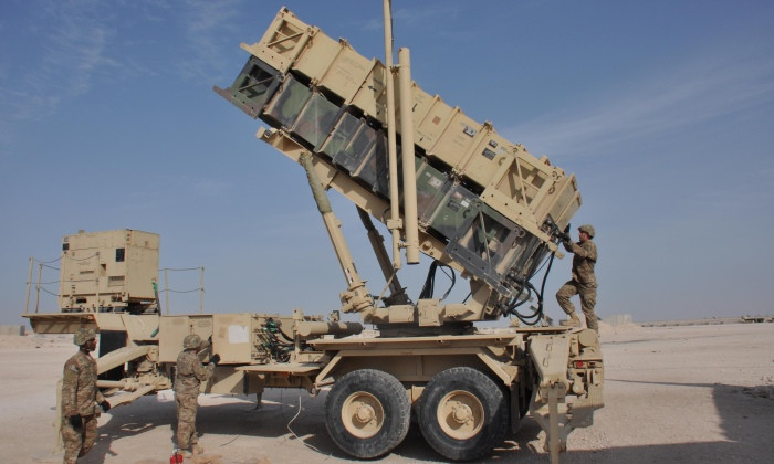 Tên lửa Patriot của Mỹ được kích hoạt để bảo vệ căn cứ Al Udeid khỏi cuộc tấn công của Iran 3.jpg