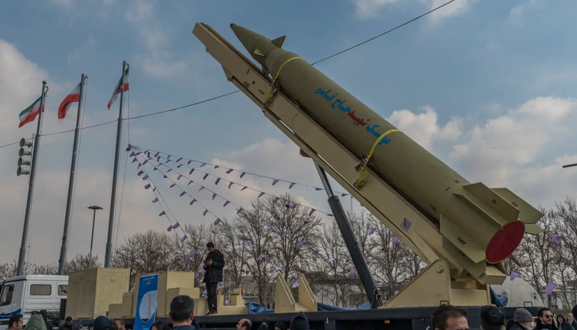 Iran tuyên bố rằng tên lửa đạn đạo dẫn đường Haj Qassem được thiết kế để tránh hệ thống phòng thủ Vòm Sắt của Israel. Ảnh: AFP.