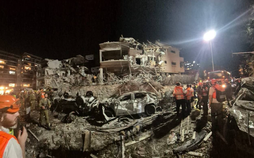 Iran trút mưa lửa vào Israel Hiệu quả của hệ thống THAAD bị nghi vấn 2.png