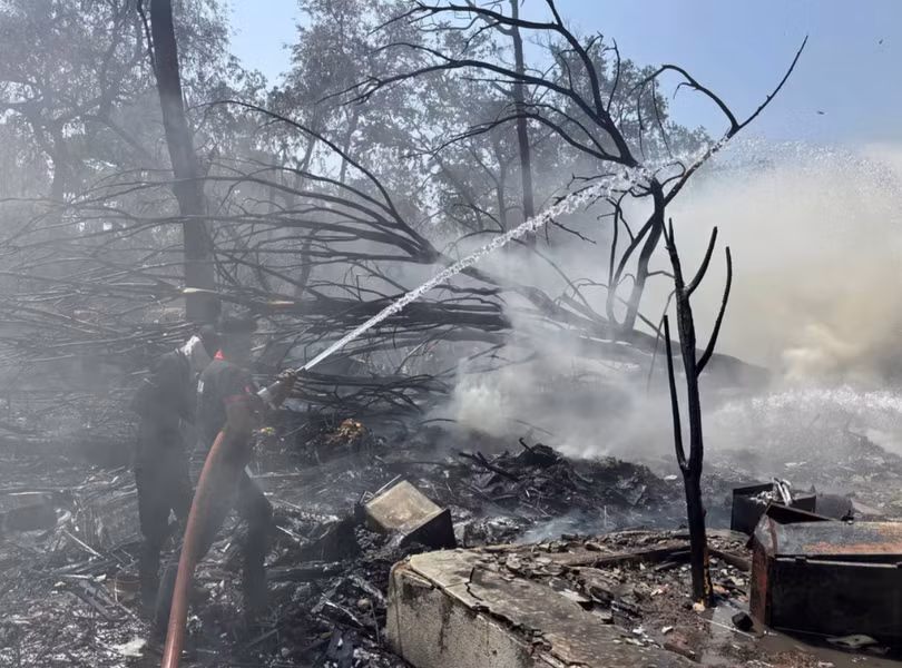 Roi may bay An Do 3.png