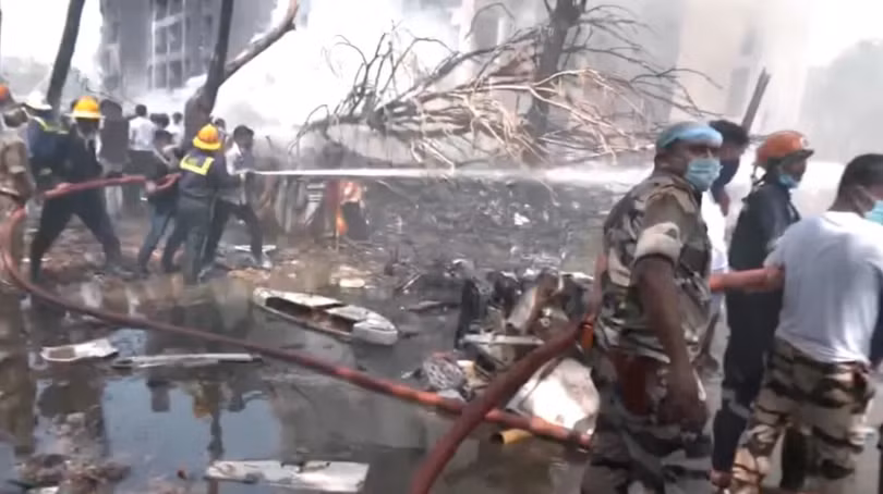 Roi may bay An Do 2.png