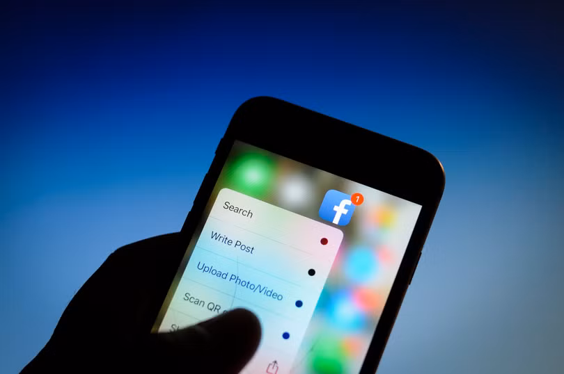 Những thông tin sai sự thực về bầu cử Mỹ liên tục được phát tán trên Facebook (Ảnh: Time)