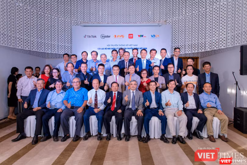 Lãnh đạo các cơ quan nhà nước, các Hội, doanh nghiệp tham gia thảo luận tại sự kiện.