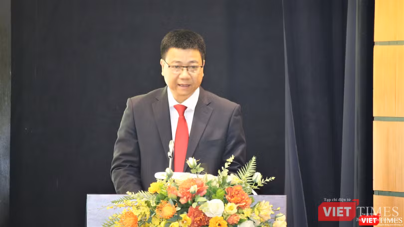 Ông Đỗ Công Anh - Phó Cục trưởng Cục Tin học hóa công bố chương trình hỗ trợ doanh nghiệp nhỏ và vừa chuyển đổi số. Ông Đỗ Công Anh - Phó Cục trưởng Cục Tin học hóa công bố chương trình hỗ trợ doanh nghiệp nhỏ và vừa chuyển đổi số.