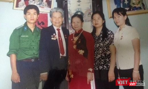 Gia đình ông Duật. Gia đình ông Duật.