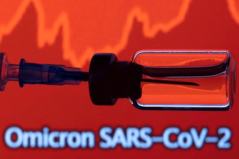 Sự mơ hồ về biến chủng Omicron khiến toàn thế giới báo động (Ảnh: Reuters)