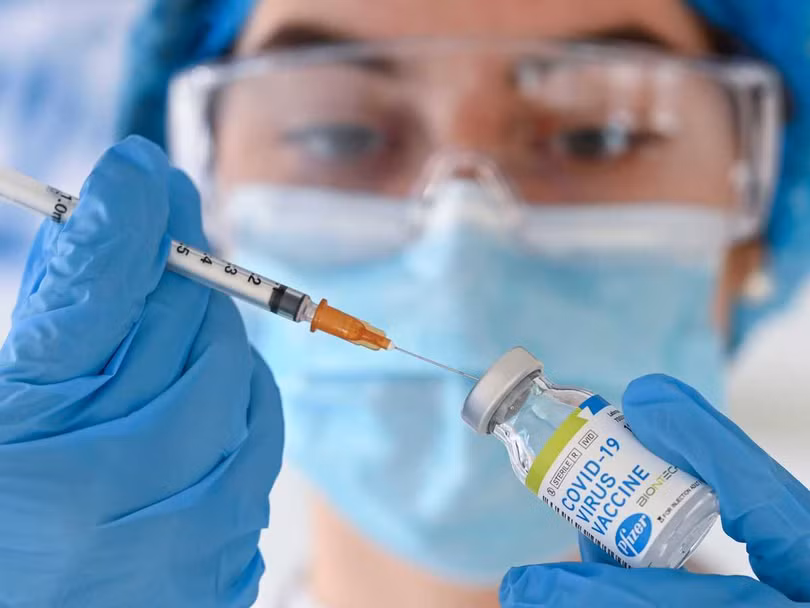 Vaccine mRNA là hướng tiếp cận mới nhất trong công nghệ vaccine (Ảnh: Business Insider)