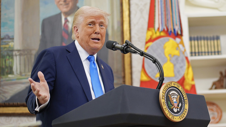 Tổng thống Mỹ Donald Trump tại Nhà Trắng, Washington DC. ngày 28/3. Ảnh: Getty.