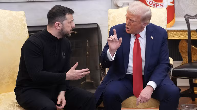 Tổng thống Ukraine Volodymyr Zelensky và Tổng thống Mỹ Donald Trump trong cuộc gặp căng thẳng tại Nhà Trắng ngày 28/2. Ảnh: GEtty.