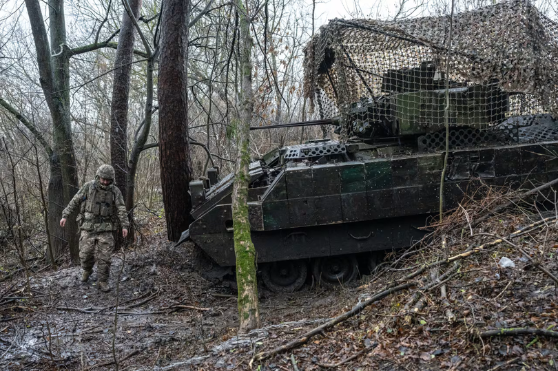 Mỹ cân nhắc việc đóng băng các chuyến hàng vũ khí cho Ukraine. Ảnh: Getty.