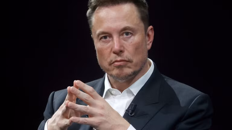 Tỷ phú Elon Musk chỉ trích kịch liệt Tổng thống Ukraine Volodymyr Zelensky trên mạng xã hội. Ảnh: Getty.