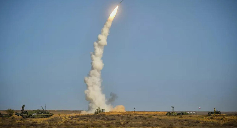 Hệ thống S-400 khai hỏa trong một cuộc thử nghiệm (Ảnh: Sputnik)