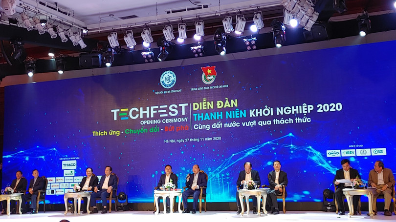 Thủ tướng Chính phủ và lãnh đạo các Bộ ngành tham gia đối thoại tại Diễn đàn Thanh niên khởi nghiệp 2020.