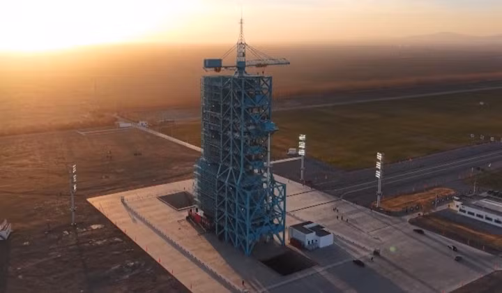 Tàu vũ trụ Trung Quốc trở về Trái Đất sau lần phóng khẩn cấp đầu tiên của nước này 2.jpeg