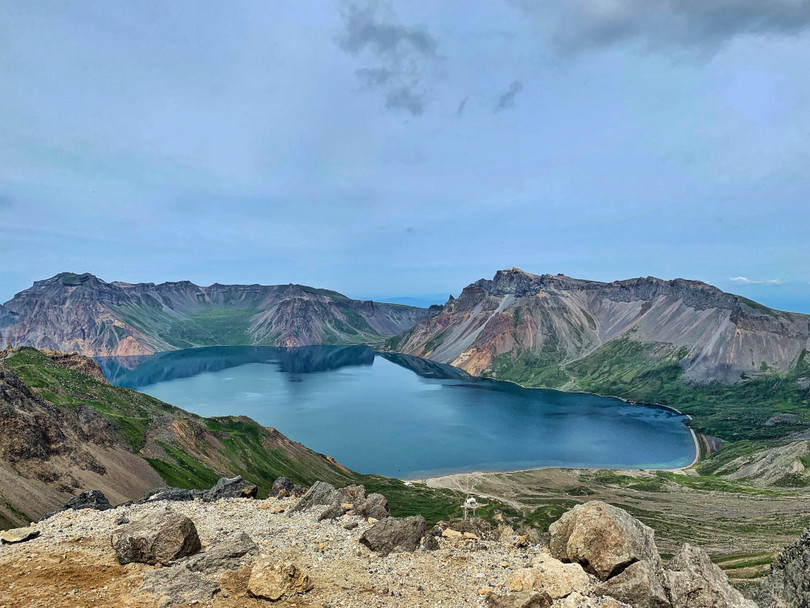 Paektu là ngọn núi thiêng liêng đối với người Triều Tiên, và nổi tiếng là có cảnh đẹp hút hồn (Ảnh: Getty)