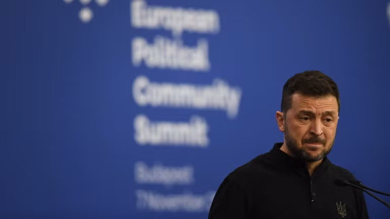 Tổng thống Ukraine Volodymyr Zelensky tổ chức cuộc họp báo sau Hội nghị thượng đỉnh Cộng đồng Chính trị Châu Âu lần thứ 5 tại Budapest, Hungary vào ngày 7/11 (Ảnh: Getty)