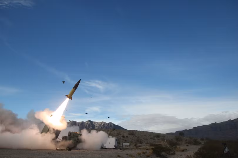 Tên lửa ATACMS trong một vụ phóng thử nghiệm. Ảnh: ESD.