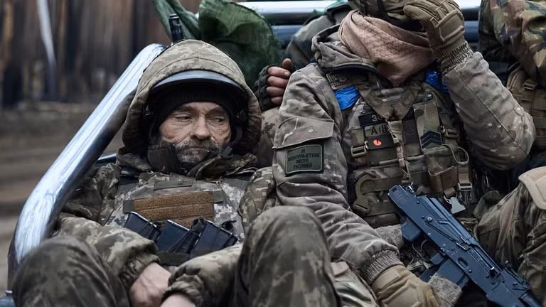 Binh sĩ Ukraine trên tiền tuyến. Ảnh: Getty.