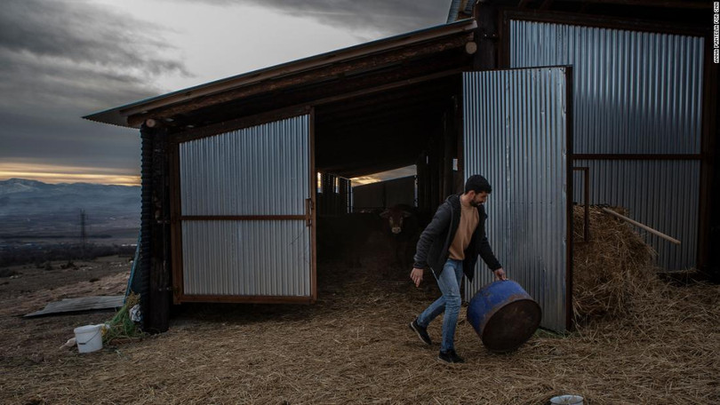 Trang trại của ông Charalambos Mouratidis ở Akrini (Ảnh: CNN)