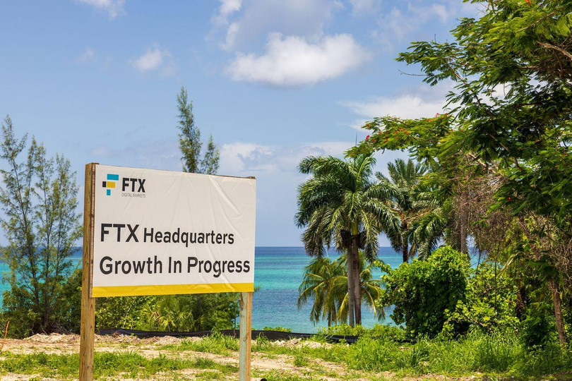 Một tấm biển quảng cáo của FTX tại Bahamas (Ảnh: WSJ)