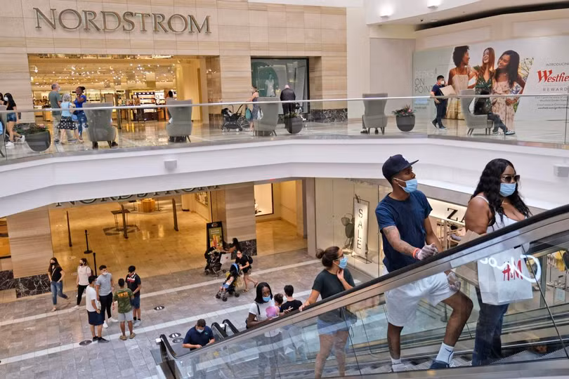 Giới chức Mỹ hết sức quan ngại về diễn biến dịch COVID-19 khi số ca nhiễm mới tăng mạnh (Ảnh: AP)