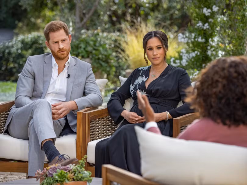 Harry và Meghan trong cuộc phỏng vấn với Oprah Winfrey (Ảnh: NBC)