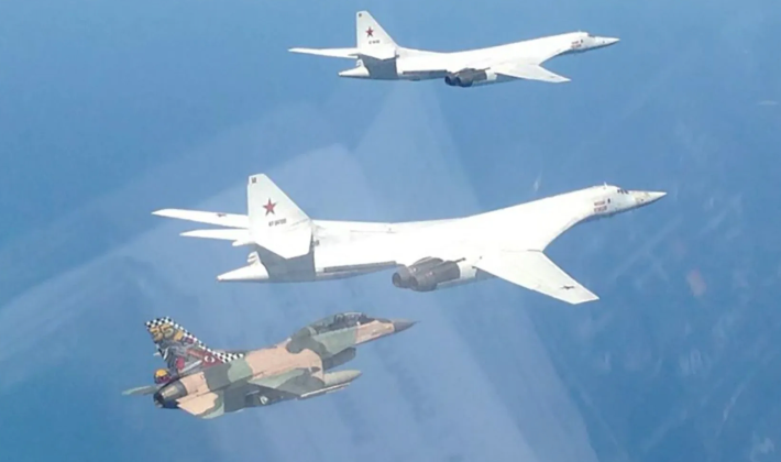 Venezuela bị vây hãm Liệu Nga có điều Thiên nga trắng Tu-160 tới bảo vệ 2.png