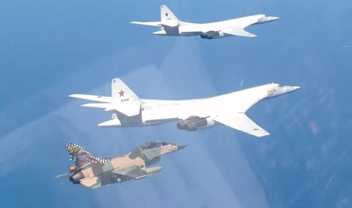 Venezuela bị vây hãm Liệu Nga có điều Thiên nga trắng Tu-160 tới bảo vệ 2.png