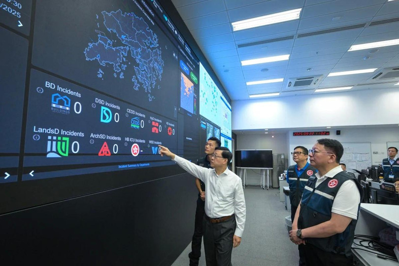 Hong Kong đã chuẩn bị mọi thứ "với biên độ an toàn được mở rộng" để ứng phó với siêu bão Ragasa. Ảnh: SCMP.