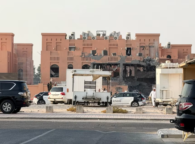 Một tòa nhà bị hư hại sau cuộc tấn công của Israel vào các nhà lãnh đạo Hamas ở Doha, Qatar trong hôm 9/9. Ảnh: Reuters.