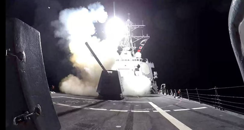 Một tên lửa Tomahawk được phóng từ tàu khu trục tên lửa dẫn đường lớp Arleigh Burke của Hải quân Mỹ ngày 3/2/2024. Ảnh: Reuters.