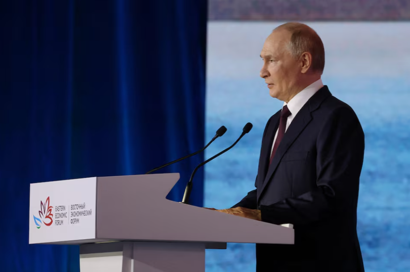 Tổng thống Nga Vladimir Putin phát biểu tại phiên họp toàn thể của Diễn đàn Kinh tế Phương Đông tại Vladivostok, Nga ngày 5/9. Ảnh: Reuters.