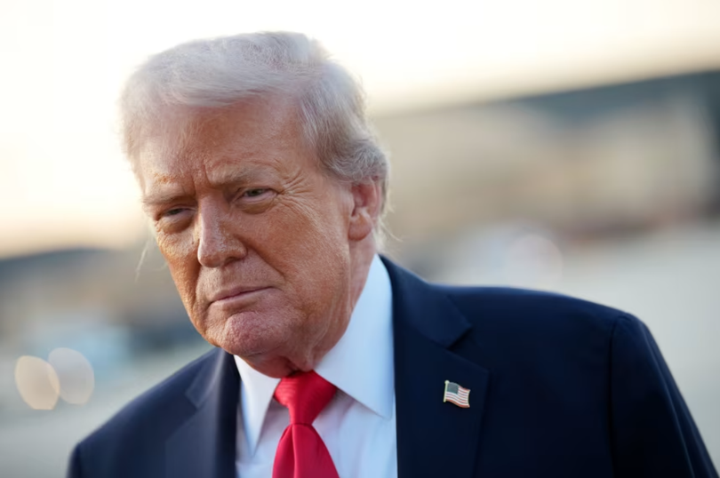 Tổng thống Mỹ Donald Trump phát biểu với các phóng viên sau khi bước xuống chuyên cơ Không lực Một tại Căn cứ Liên hợp Andrews, Maryland vào ngày 7/9. Ảnh: Getty.