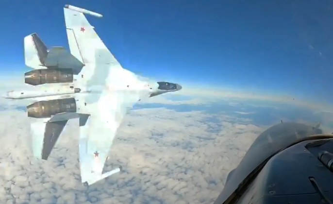 Tu-95MS Nga áp sát Alaska suốt 14 giờ F-16, F-35 được điều động khẩn để ngăn chặn 3.png