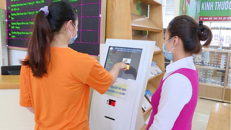 Quầy tra cứu và đăng ký khám bệnh tại Bệnh viện Sản nhi Quảng Ninh.