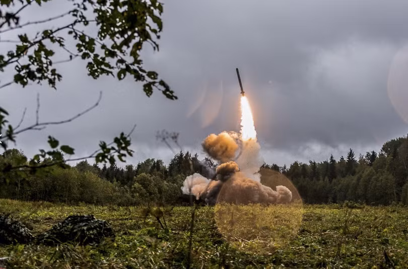 Nga phóng thử nghiệm tên lửa hành trình Iskander-K trong cuộc tập trận Zapad - 2017 (Ảnh: Bộ Quốc phòng Nga)
