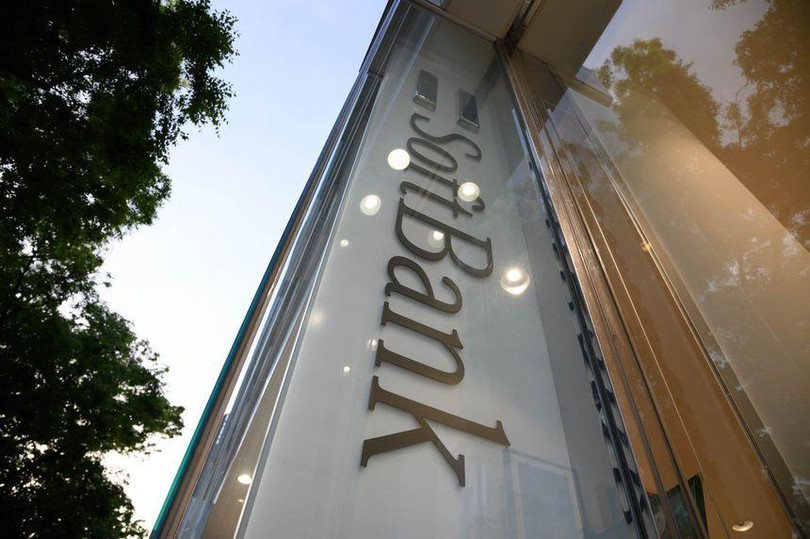 Bất chấp khoản lỗ khổng lồ, SoftBank vẫn xem xét về việc thành lập quỹ đầu tư mới (Ảnh: Bloomberg) Bất chấp khoản lỗ khổng lồ, SoftBank vẫn xem xét về việc thành lập quỹ đầu tư mới (Ảnh: Bloomberg)