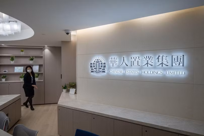 Giá cổ phiếu của Chinese Estates Holding giảm sâu kỷ lục (Ảnh: Bloomberg)