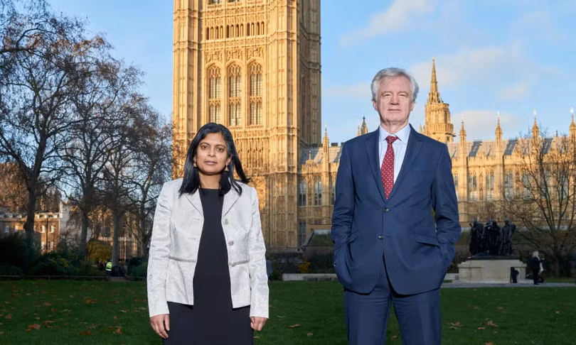 Cựu Bộ trưởng Brexit David Davis và bà Rupa Huq thuộc đảng Bảo thủ kêu gọi chính phủ Anh sử dụng vitamin D trong điều trị COVID-19 (Ảnh: The Guardian) Cựu Bộ trưởng Brexit David Davis và bà Rupa Huq thuộc đảng Bảo thủ kêu gọi chính phủ Anh sử dụng vitamin D trong điều trị COVID-19 (Ảnh: The Guardian)