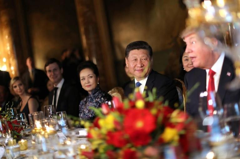 Bữa tối giữa ông Trump và ông Tập tại Mar-a-Lago, Palm Beach, Florida ngày 6/4/2017 (Ảnh: Reuters)