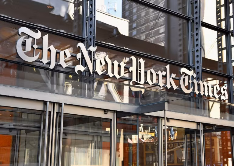 Tờ New York Times bị ông Trump tố là có hành động “phản quốc rõ ràng” (Ảnh: AP)